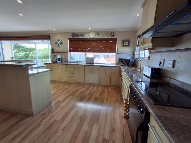 3 Bedroom Property for Sale in Hannasbaai Western Cape